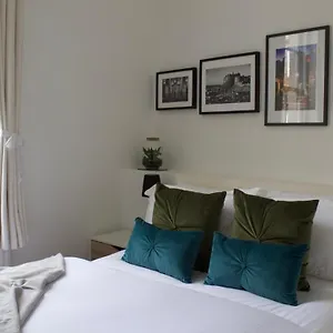https://lovely-1-bed-flat-in-stockbridge-near-edinburghs-city-centre.edinburghhotelsuk.org
